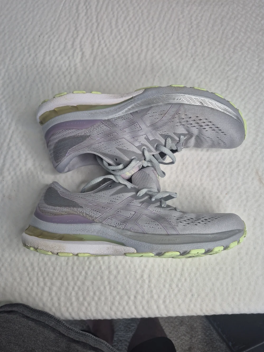 GEL-KAYANO 28 PIEDMONT GREY/SOFT LAVENDER Women size 9